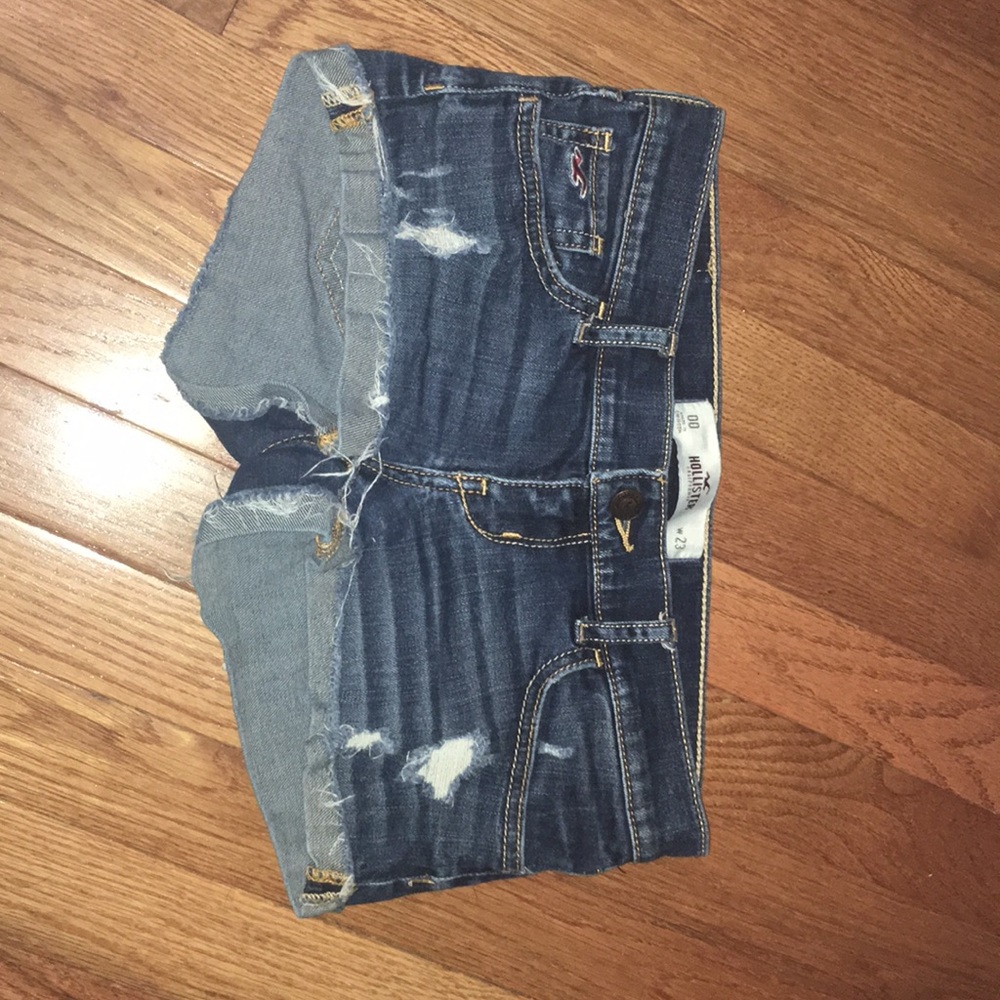 Short short ripped hollister shorts
